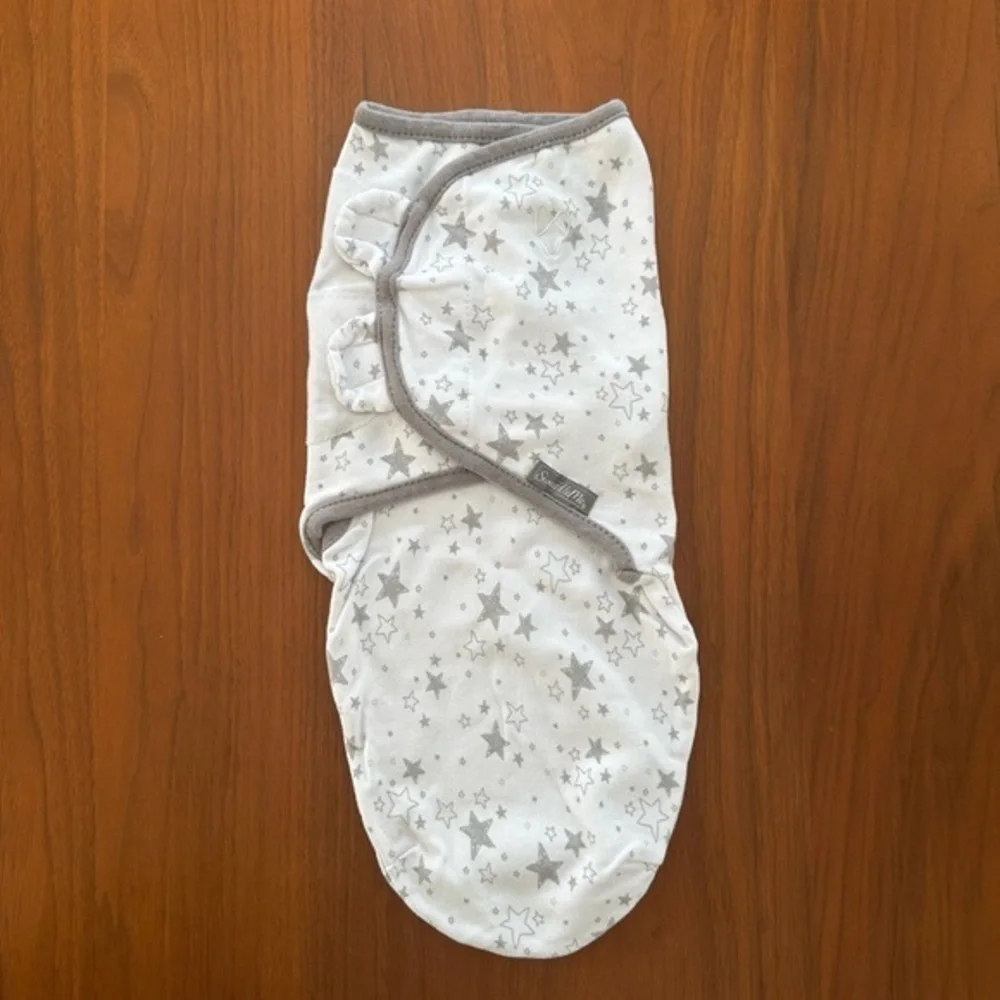 SwaddleMe Gray Star-Patterned Baby Swaddle size small/medium